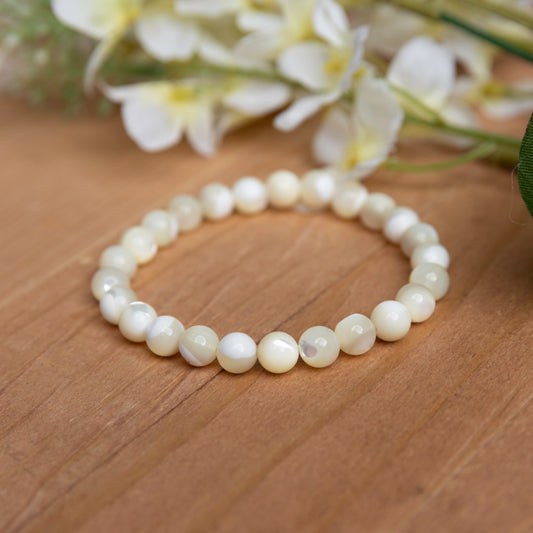 Mother of Pearl - 6 inches unstretched
