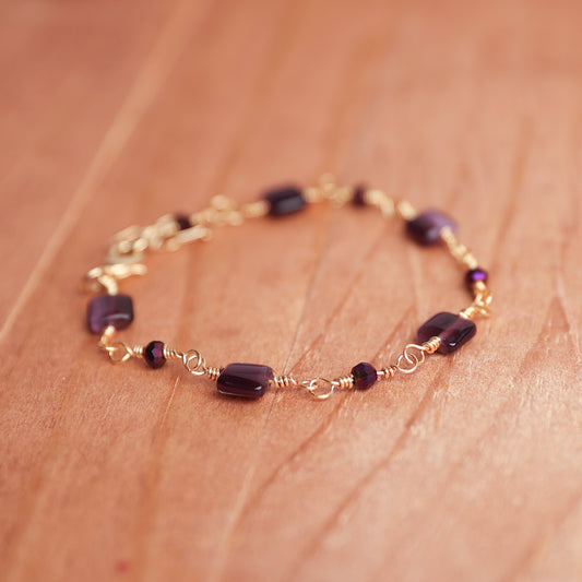 Hand linked Cats Eye Glass